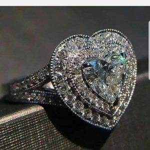 New gorgeous S925 stamped white sapphire ring